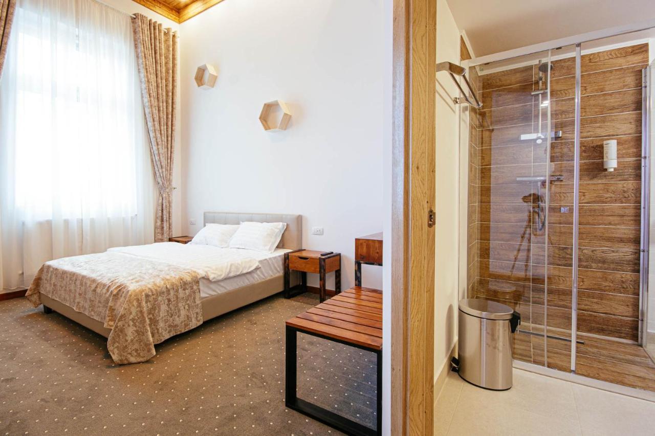 Buchenland Hotel Câmpulung Moldovenesc Eksteriør bilde